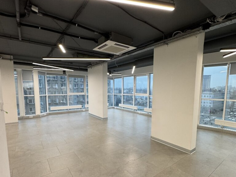 продається нежитлове приміщення в м. Київ